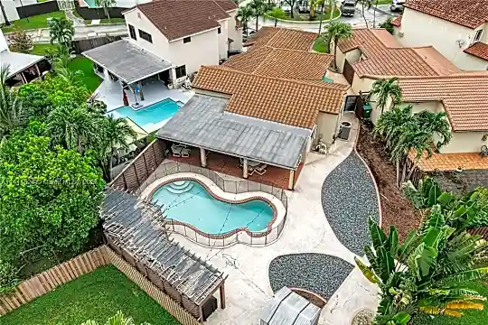 13218 SW 9th Ln Photo 1