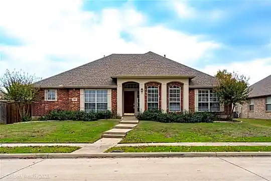 2491 Daybreak Dr Photo 2