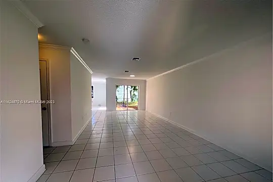 4030 Eastridge Cir #4030 Photo 2