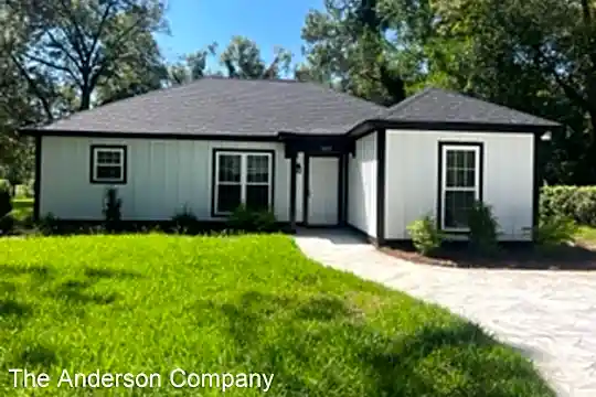 1800 Acker Dr Photo 1