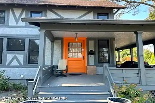 404 Lake Dr Photo 1