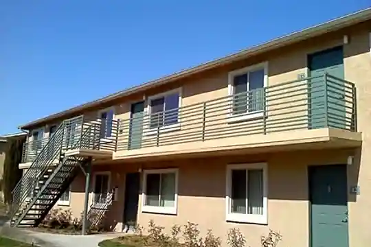 Hillcrest Court Apartments Photo 1