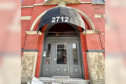 2712 Woodburn Ave Photo 2