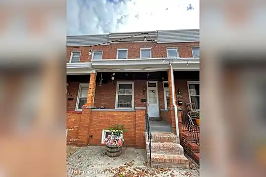 611 S Eaton St Photo 2