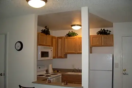 Rio Linda Manor Photo 2