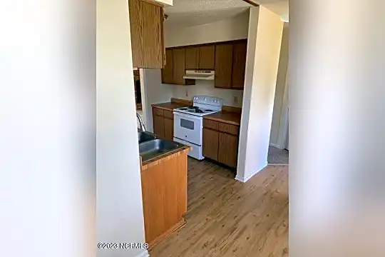 2133 Rolling Ridge Dr Photo 2