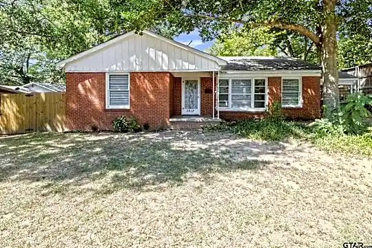 2417 S Kennedy Ave Photo 1