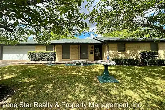 605 Bellaire Dr Photo 1