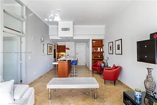 6917 Collins Ave #L-103 Photo 1