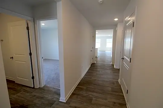 440 Mesa Ct. Photo 2