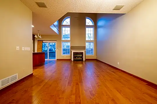 9345 Rath Pl Photo 2