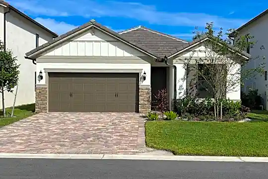 4762 Lake Worth Rd Photo 1