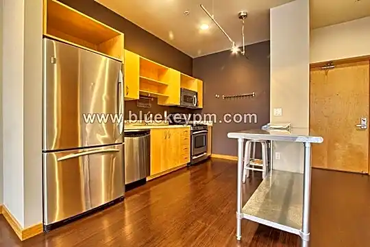 1255 NW 9th Ave Photo 2