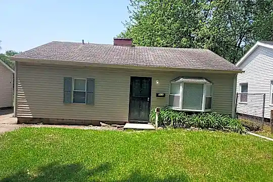 974 Hovey St Photo 1