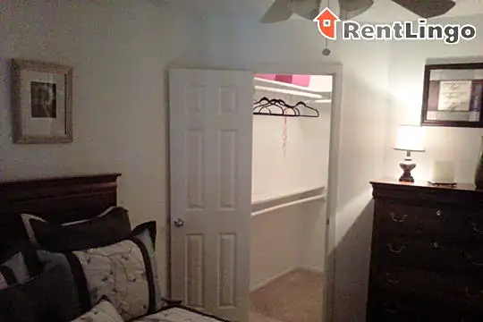 808 Hawthorne Ln Photo 1