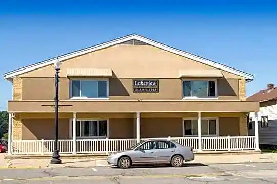 LakeView Apartments Photo 1