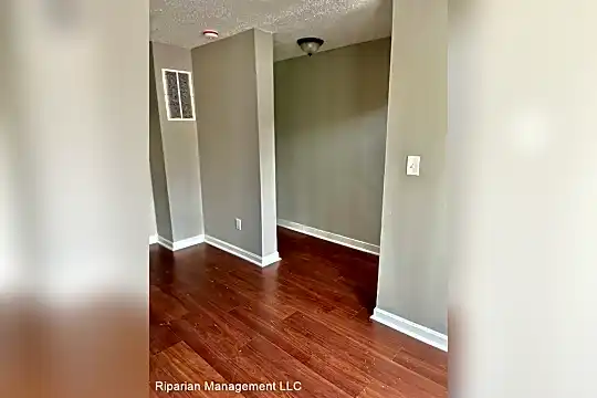 410 N Montford Ave Photo 2