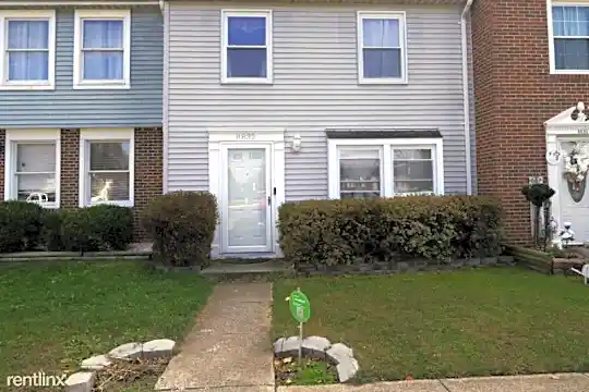 8832 Middleburg Ct Photo 1