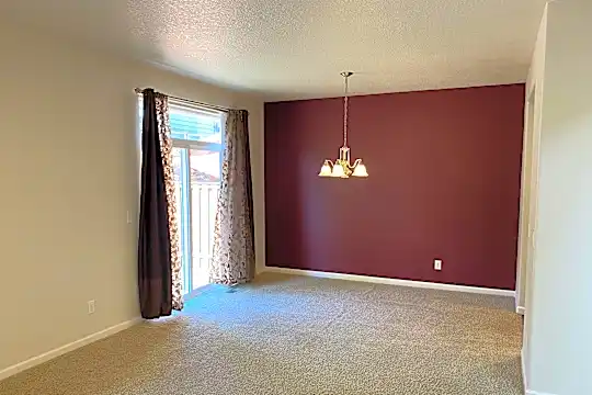 3395 SE Meadowview Way Photo 2