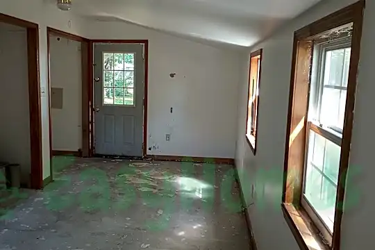1107 Johnson St Photo 2