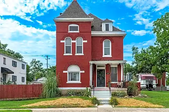 1157 E Livingston Ave Photo 2