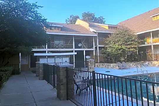 Stone Manor Dallas Photo 1