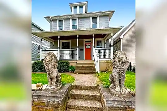 289 S Cypress Ave Photo 1