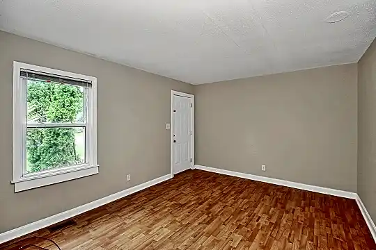 2401 Celia Ave Photo 1