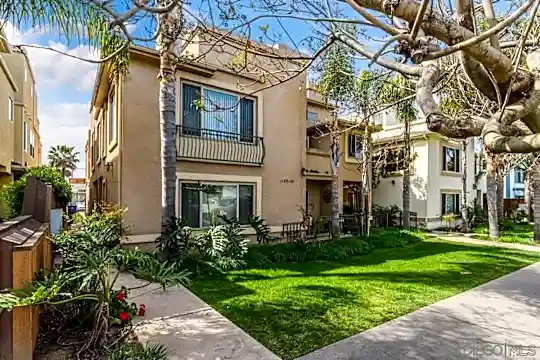 1125 Felspar St Photo 1