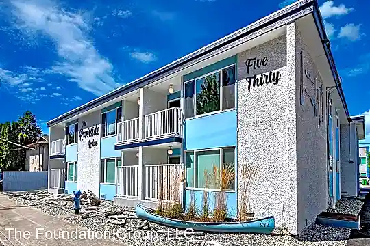 530 S Cloverdale St Photo 1