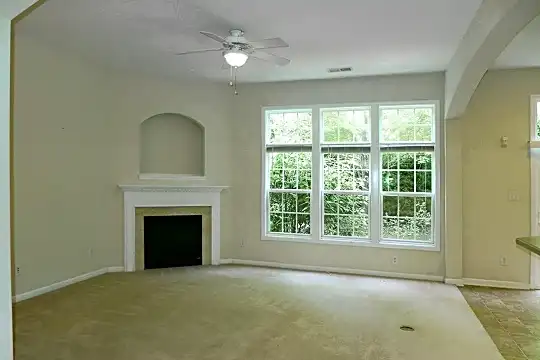 206 Chateau Pl Photo 2