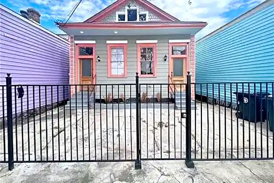 3223 St Claude Ave Photo 1