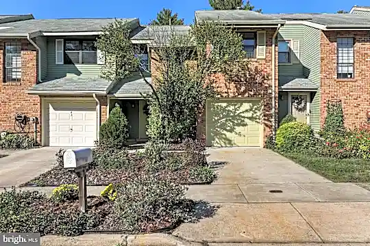 44 Lafayette Ln Photo 2