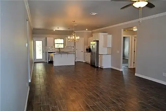 505 Buffalo Gap Dr Photo 2