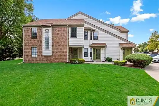 1601 Pebble Pl Photo 1