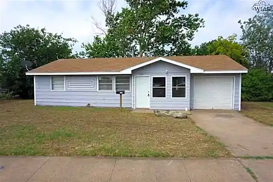 1502 Parkdale Dr Photo 1
