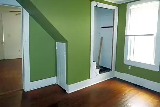 223 Clara Street Photo 1