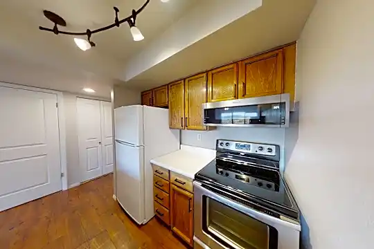 152 W Rockrimmon Blvd Photo 2