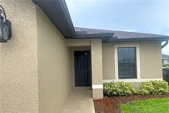 2820 SW 7th Pl Photo 1