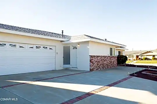 291 Dorena Dr Photo 2