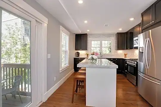 29 Bonair St Photo 2