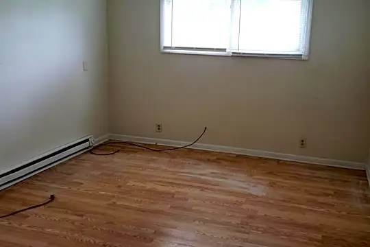 704 E Adams Ave Photo 2