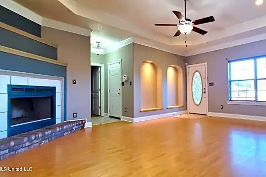 3254 Stonegate Cir Photo 2