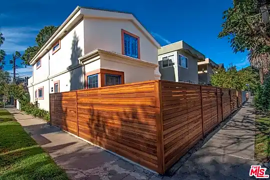 2515 Ocean Ave Photo 1