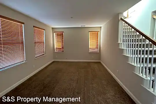 3245 Pillsbury Rd Photo 2