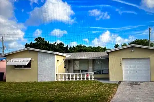 7150 Embassy Blvd #7150 Photo 1