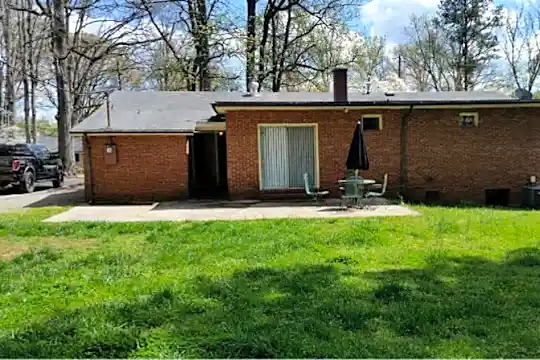 427 Bertonley Avenue Photo 2
