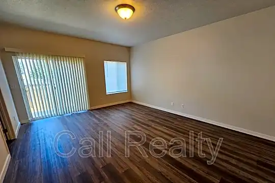 821 S Russell Photo 2