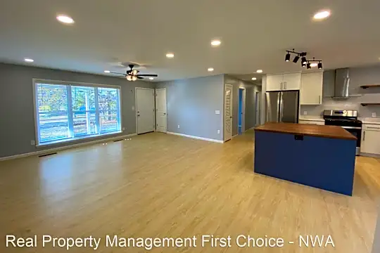 1218 N Lewis Ave Photo 1