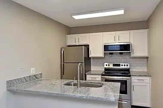 Amalie Apartment Homes Photo 2